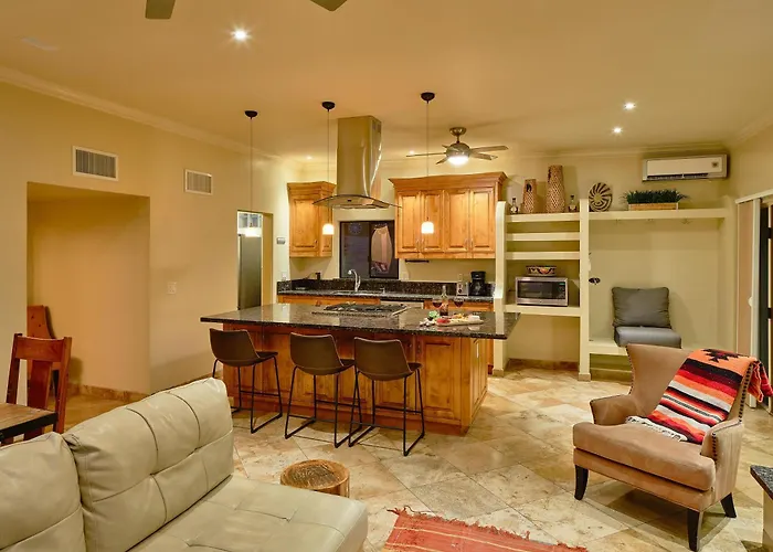Summit - Stunning Mountain Views - Hot Tub Hotel Cave Creek